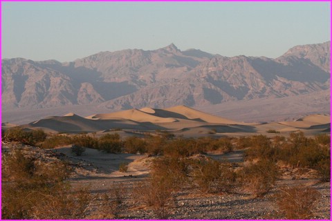 De supers dunes de sable � l'entr�e de la Death Valley