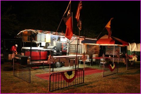 Un des BBQ qui participaient � la f�te et au concours du meilleur BBQ de l'�tat du Texas
