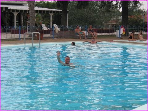 Un bon moment de d�tente dans les termes � 38� de Guaviyu