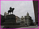 A Mont�video, le G�n�ral Artigas sur la plaza Independencia